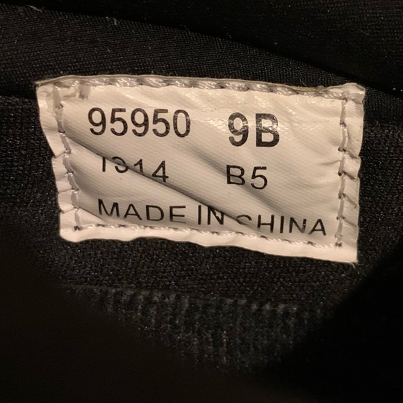 Lands’ End Winter Mocs - Picture 2 of 7